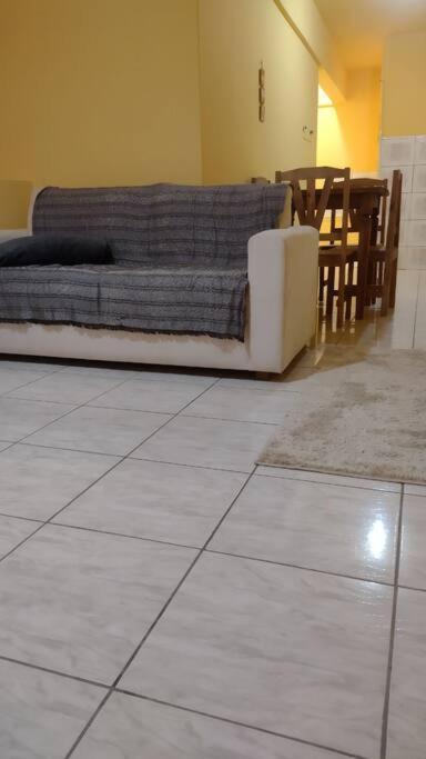 Confortavel, Na Avenida